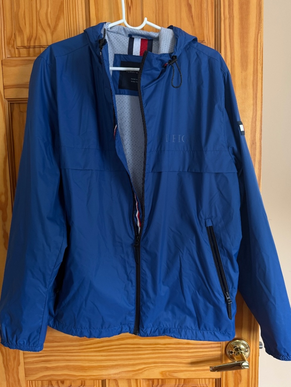 Men's Tommy Hilfiger Lightweight Water Resistant Hooded Rain Jacket size L